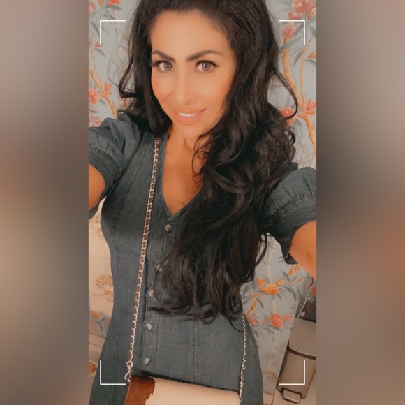 Meet your Posher, Gloria - Picture 4 of 5